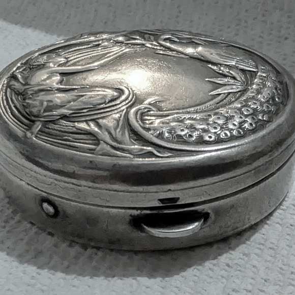 Antique Art Nouveau Sterling Silver Lady & Bird Pill/Trinket Box - Picture 9 of 9